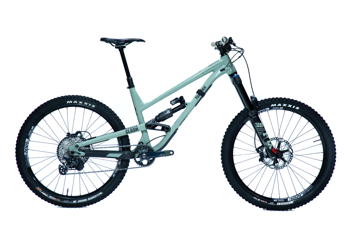 Bicicleta de Montaña Doble Suspension Commencal Clash 27.5" Talla Large (2021) Seminueva